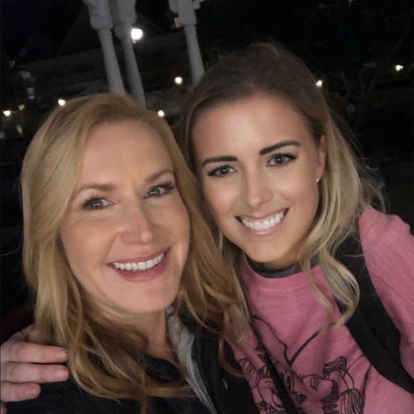 Meet your Posher, Rachel Elizabeth - Picture 1 of 1